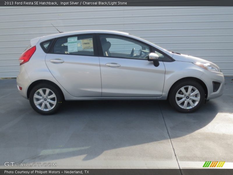 Ingot Silver / Charcoal Black/Light Stone 2013 Ford Fiesta SE Hatchback