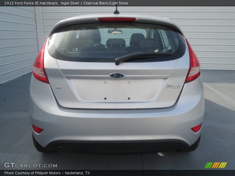 Ingot Silver / Charcoal Black/Light Stone 2013 Ford Fiesta SE Hatchback