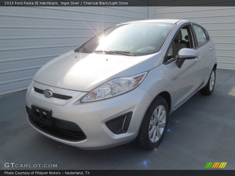 Ingot Silver / Charcoal Black/Light Stone 2013 Ford Fiesta SE Hatchback