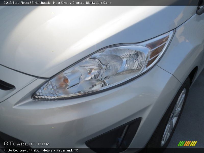 Ingot Silver / Charcoal Black/Light Stone 2013 Ford Fiesta SE Hatchback
