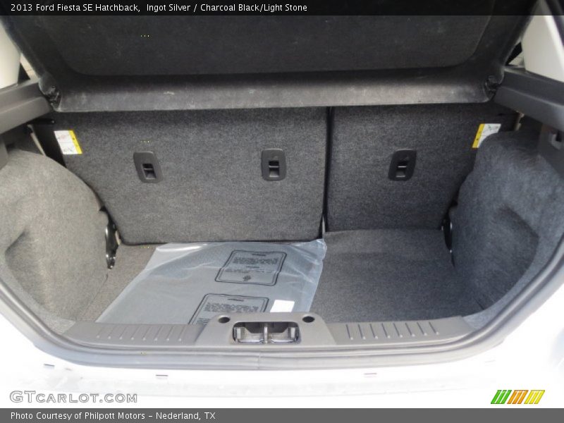 Ingot Silver / Charcoal Black/Light Stone 2013 Ford Fiesta SE Hatchback