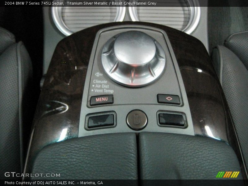 Controls of 2004 7 Series 745Li Sedan