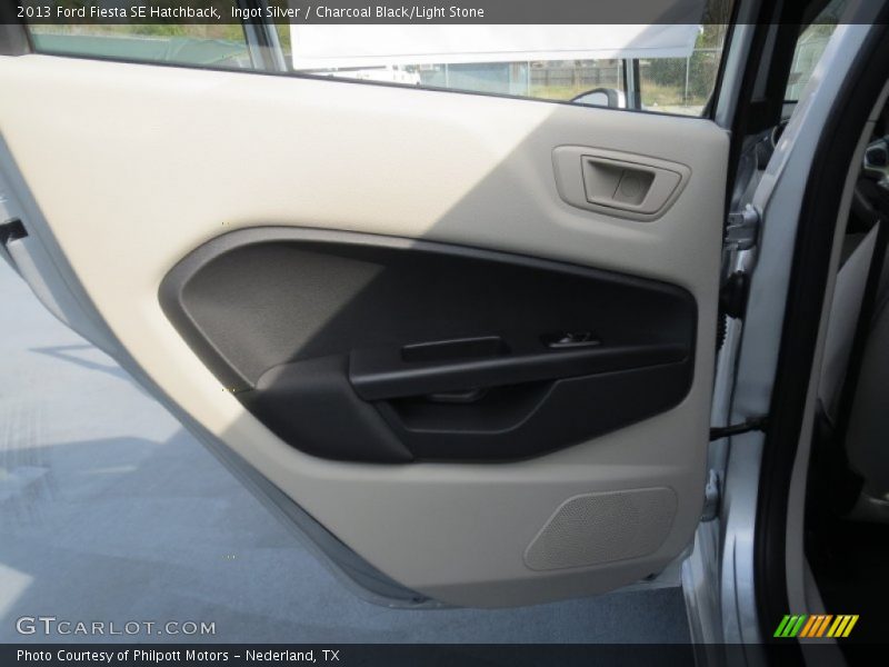 Ingot Silver / Charcoal Black/Light Stone 2013 Ford Fiesta SE Hatchback