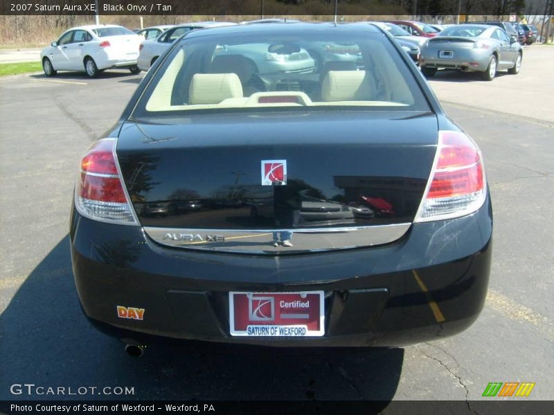 Black Onyx / Tan 2007 Saturn Aura XE