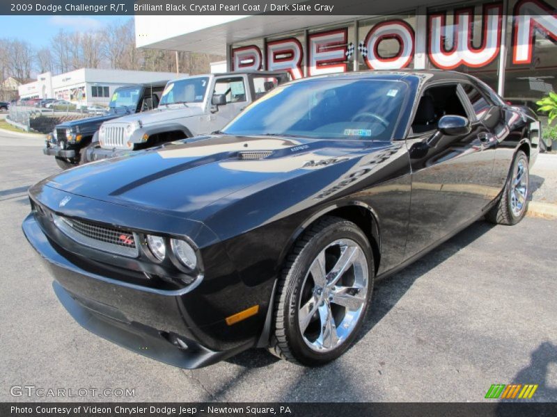 Front 3/4 View of 2009 Challenger R/T