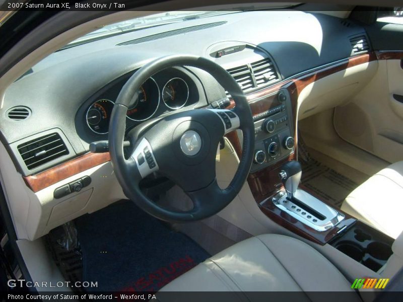 Black Onyx / Tan 2007 Saturn Aura XE