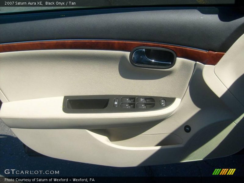 Black Onyx / Tan 2007 Saturn Aura XE