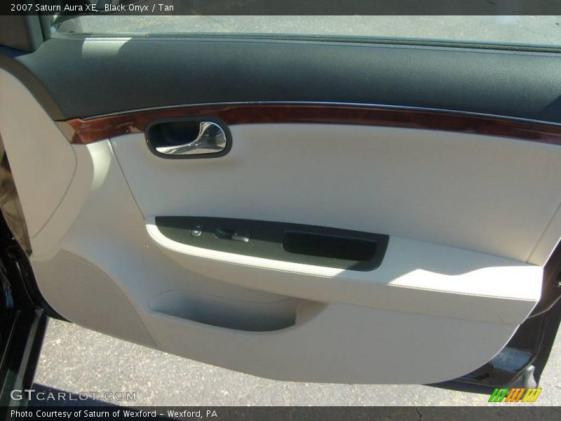 Black Onyx / Tan 2007 Saturn Aura XE