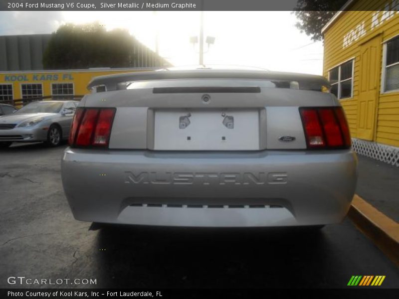 Silver Metallic / Medium Graphite 2004 Ford Mustang V6 Coupe
