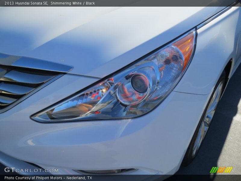 Shimmering White / Black 2013 Hyundai Sonata SE