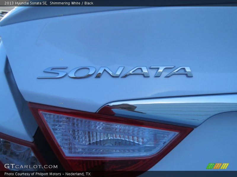 Shimmering White / Black 2013 Hyundai Sonata SE