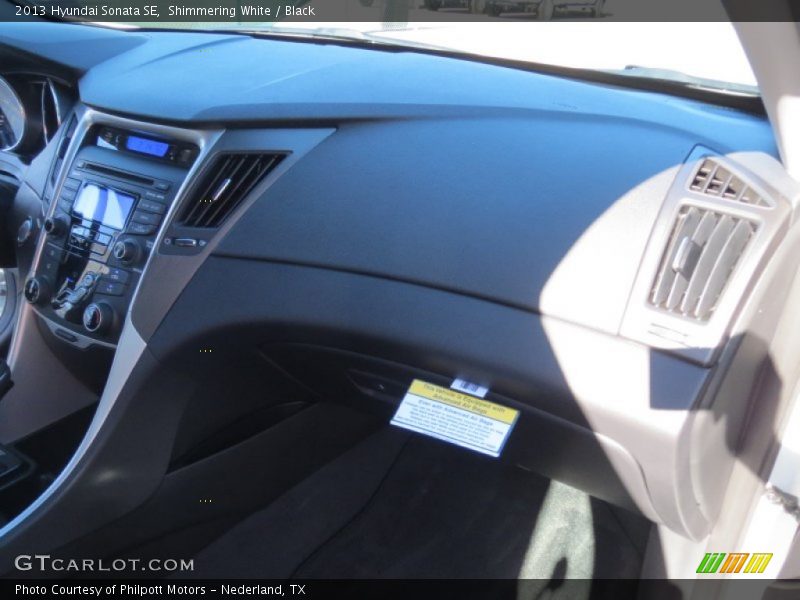 Shimmering White / Black 2013 Hyundai Sonata SE
