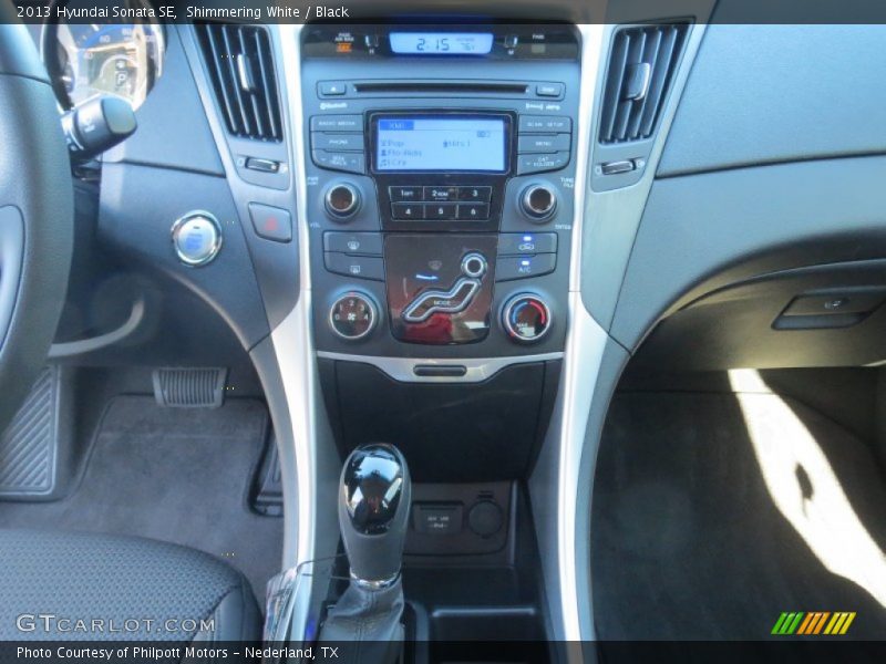 Shimmering White / Black 2013 Hyundai Sonata SE