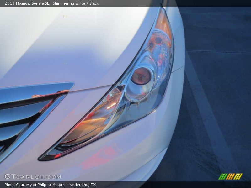 Shimmering White / Black 2013 Hyundai Sonata SE