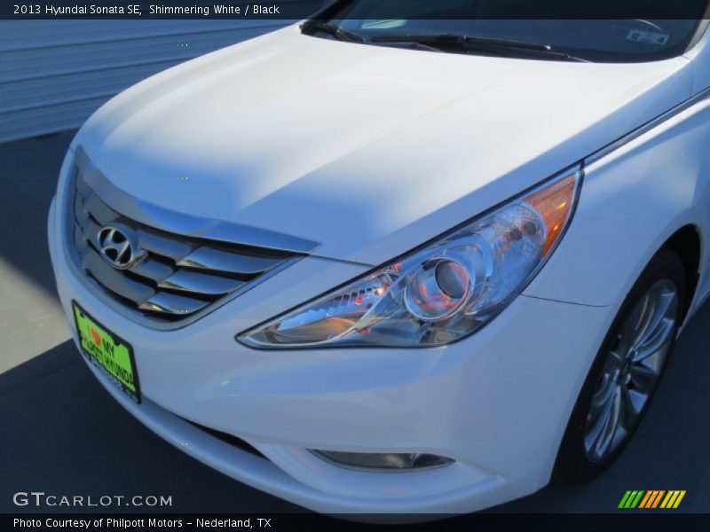 Shimmering White / Black 2013 Hyundai Sonata SE