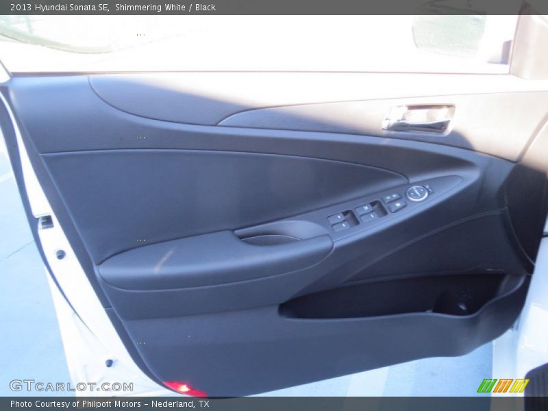 Shimmering White / Black 2013 Hyundai Sonata SE