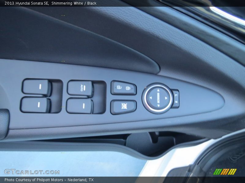 Shimmering White / Black 2013 Hyundai Sonata SE