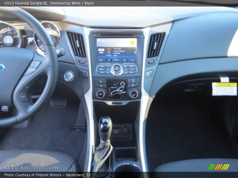 Shimmering White / Black 2013 Hyundai Sonata SE