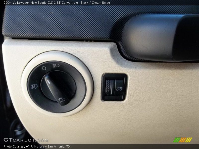 Black / Cream Beige 2004 Volkswagen New Beetle GLS 1.8T Convertible