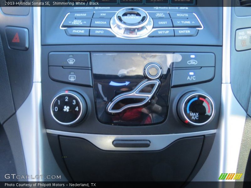 Shimmering White / Black 2013 Hyundai Sonata SE