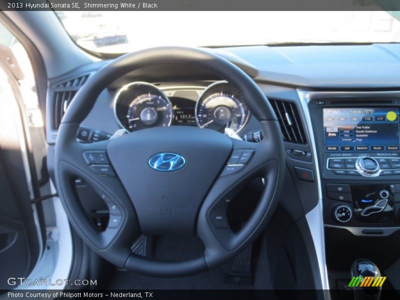 Shimmering White / Black 2013 Hyundai Sonata SE