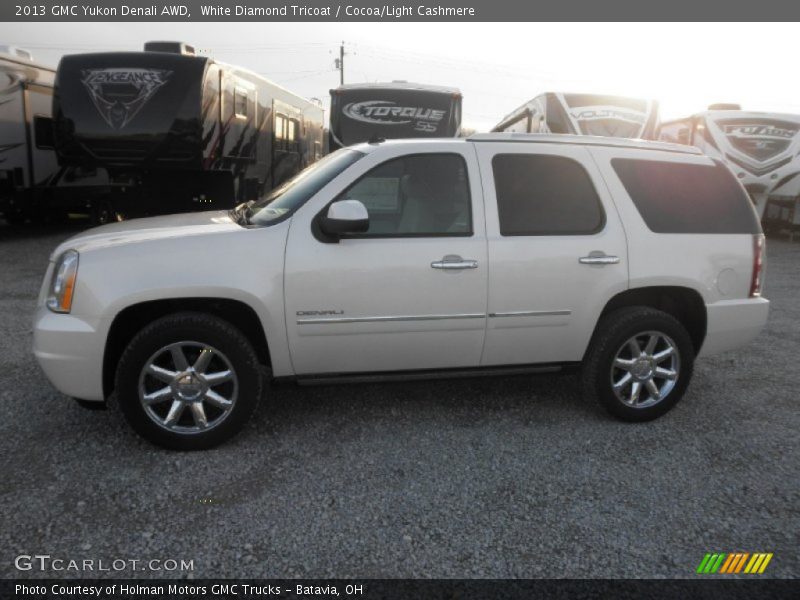 White Diamond Tricoat / Cocoa/Light Cashmere 2013 GMC Yukon Denali AWD