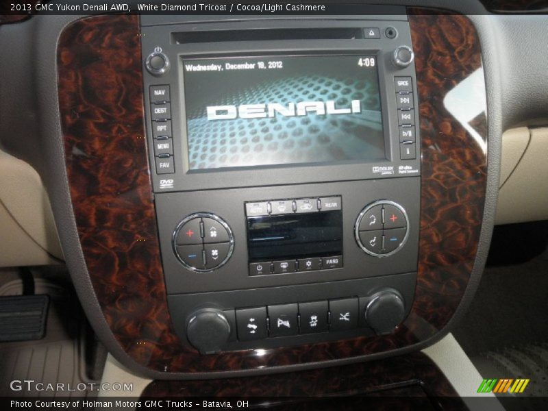 White Diamond Tricoat / Cocoa/Light Cashmere 2013 GMC Yukon Denali AWD