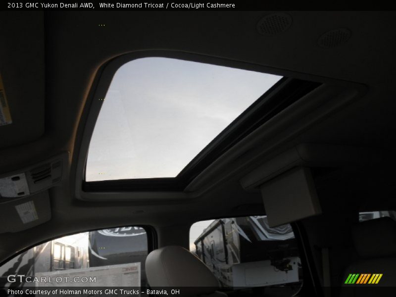White Diamond Tricoat / Cocoa/Light Cashmere 2013 GMC Yukon Denali AWD