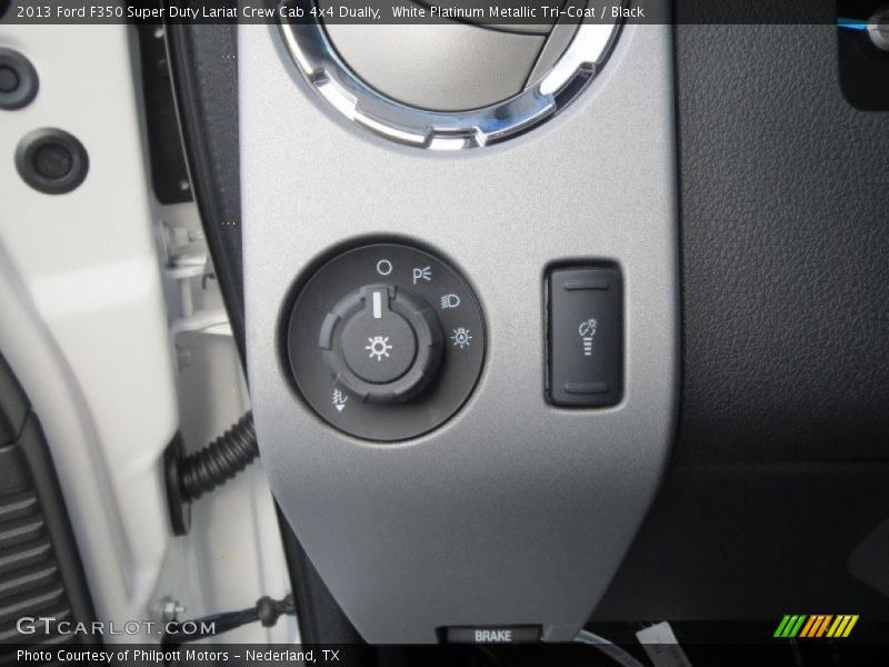 Controls of 2013 F350 Super Duty Lariat Crew Cab 4x4 Dually