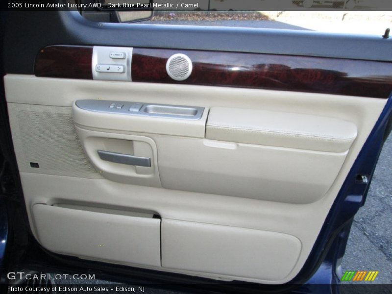 Door Panel of 2005 Aviator Luxury AWD