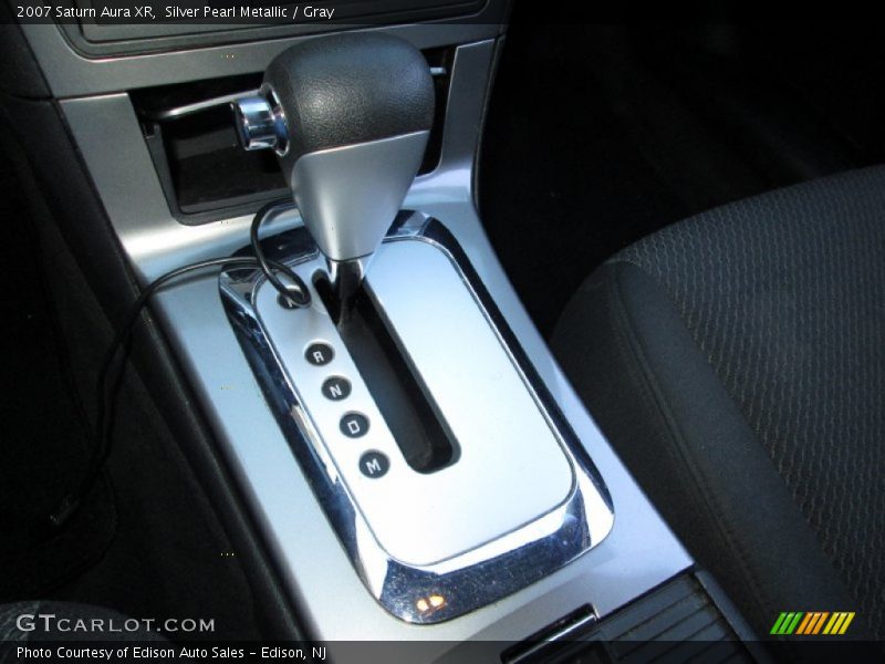 Silver Pearl Metallic / Gray 2007 Saturn Aura XR