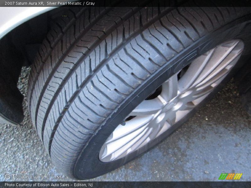 Silver Pearl Metallic / Gray 2007 Saturn Aura XR