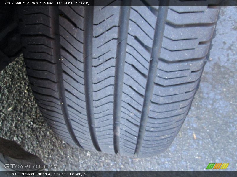 Silver Pearl Metallic / Gray 2007 Saturn Aura XR