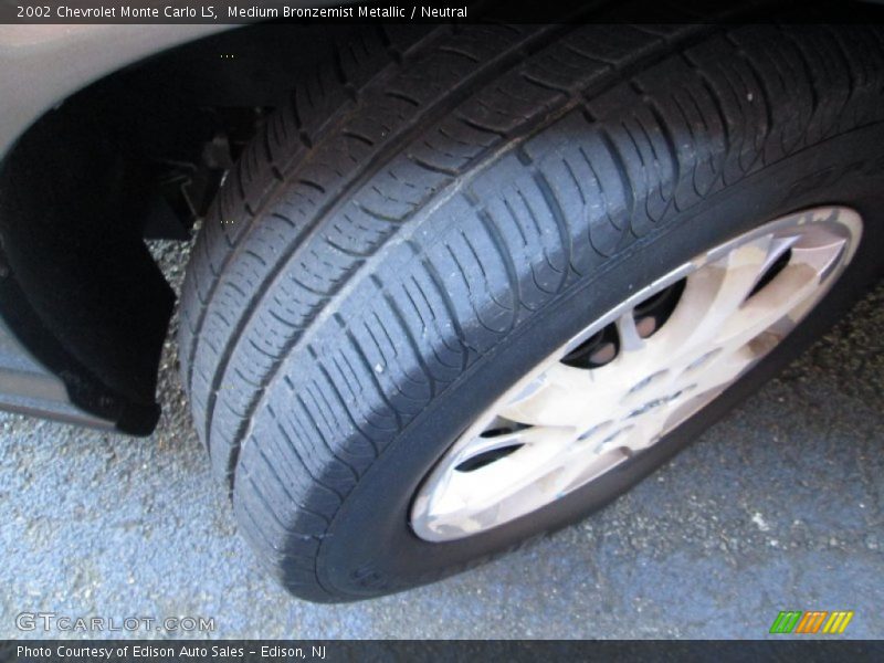 Medium Bronzemist Metallic / Neutral 2002 Chevrolet Monte Carlo LS