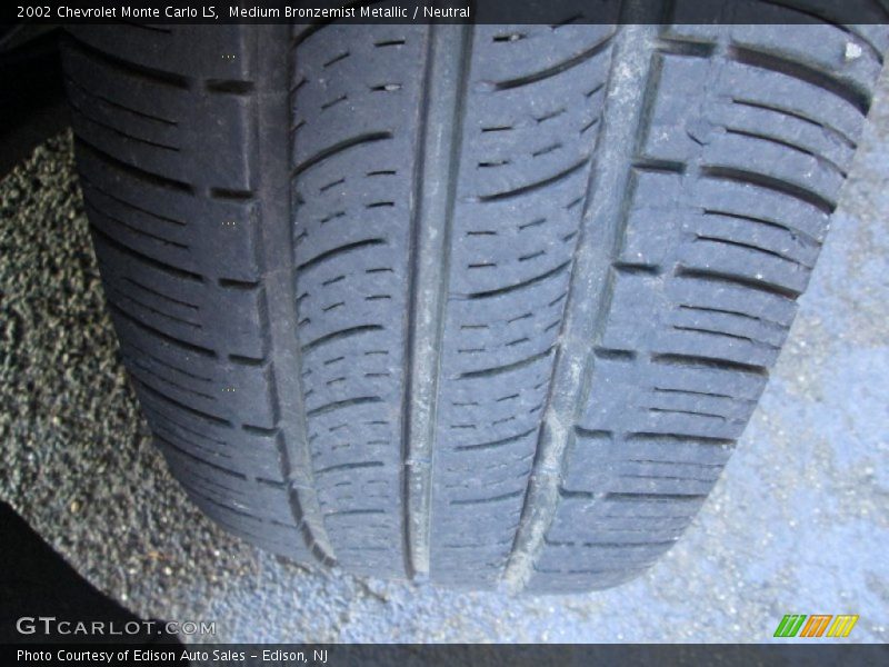 Medium Bronzemist Metallic / Neutral 2002 Chevrolet Monte Carlo LS
