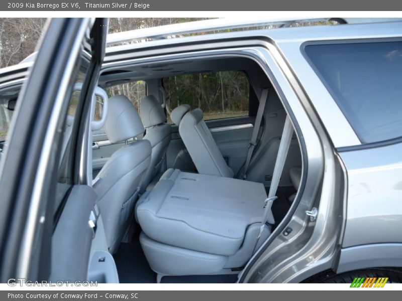 Titanium Silver / Beige 2009 Kia Borrego EX V6