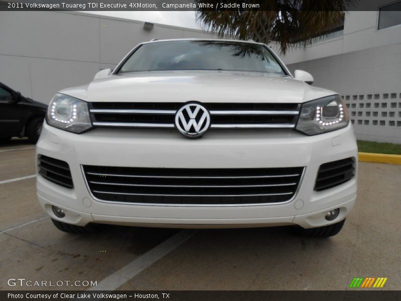 Campanella White / Saddle Brown 2011 Volkswagen Touareg TDI Executive 4XMotion