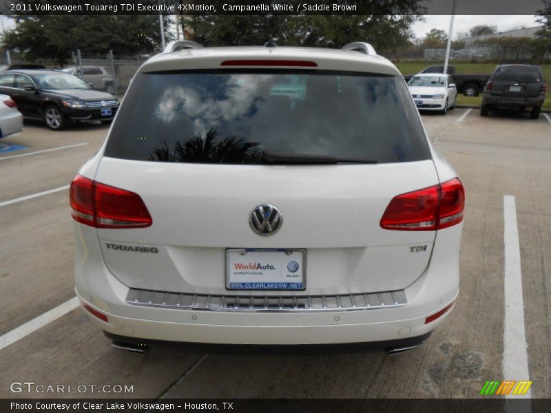 Campanella White / Saddle Brown 2011 Volkswagen Touareg TDI Executive 4XMotion