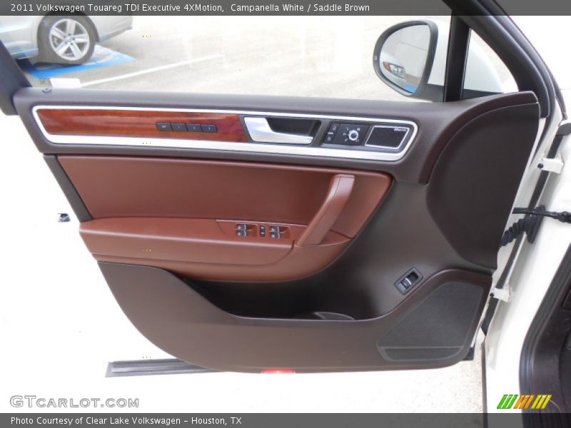 Campanella White / Saddle Brown 2011 Volkswagen Touareg TDI Executive 4XMotion