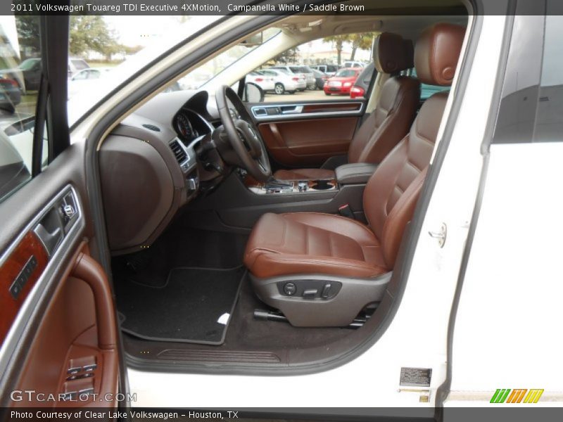 Campanella White / Saddle Brown 2011 Volkswagen Touareg TDI Executive 4XMotion