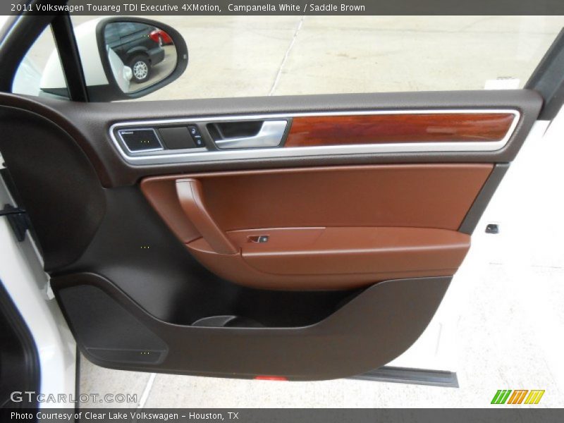 Campanella White / Saddle Brown 2011 Volkswagen Touareg TDI Executive 4XMotion