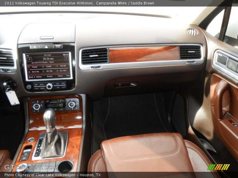 Campanella White / Saddle Brown 2011 Volkswagen Touareg TDI Executive 4XMotion