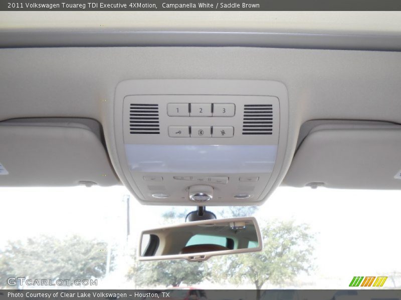 Campanella White / Saddle Brown 2011 Volkswagen Touareg TDI Executive 4XMotion