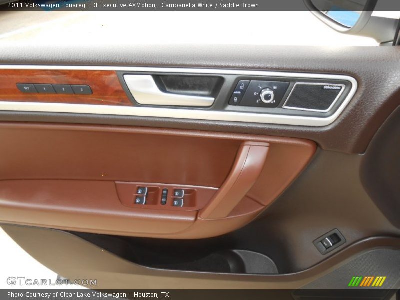 Campanella White / Saddle Brown 2011 Volkswagen Touareg TDI Executive 4XMotion