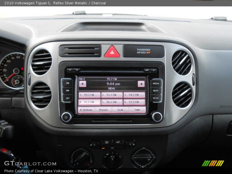 Reflex Silver Metallic / Charcoal 2010 Volkswagen Tiguan S