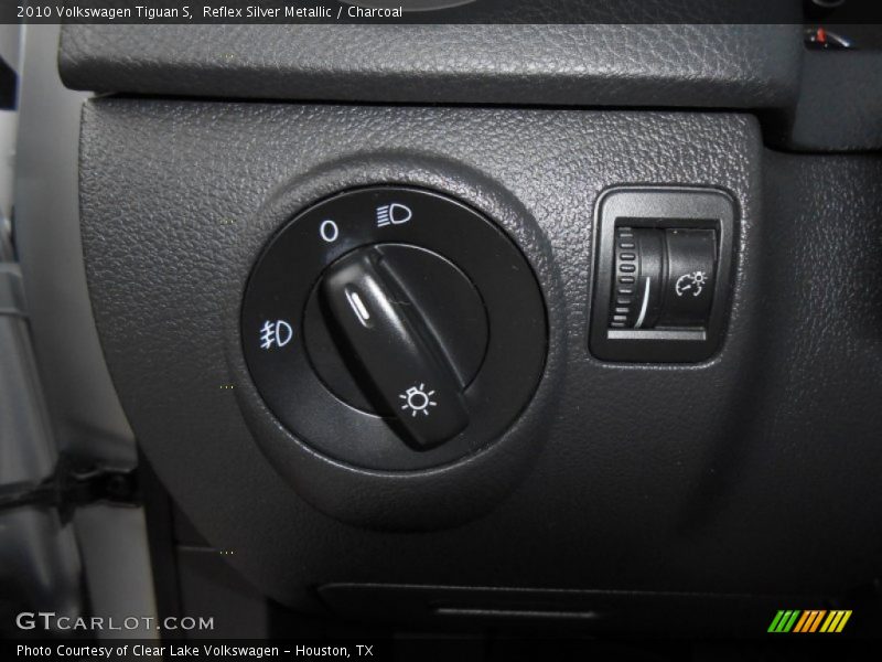 Reflex Silver Metallic / Charcoal 2010 Volkswagen Tiguan S