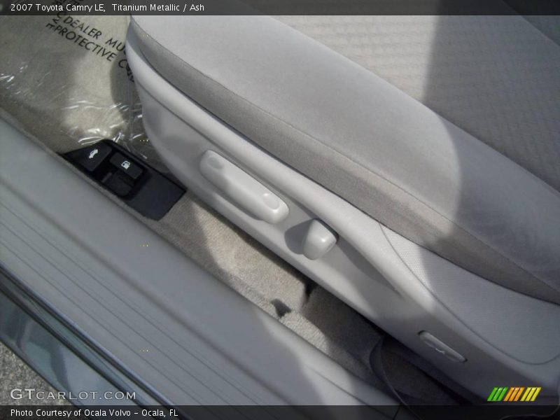 Titanium Metallic / Ash 2007 Toyota Camry LE