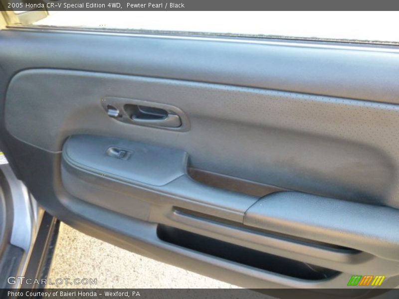 Pewter Pearl / Black 2005 Honda CR-V Special Edition 4WD