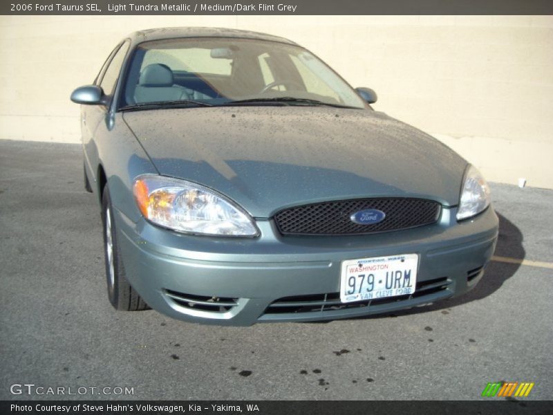 Light Tundra Metallic / Medium/Dark Flint Grey 2006 Ford Taurus SEL