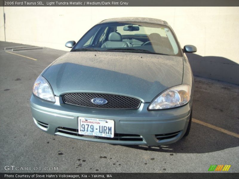 Light Tundra Metallic / Medium/Dark Flint Grey 2006 Ford Taurus SEL